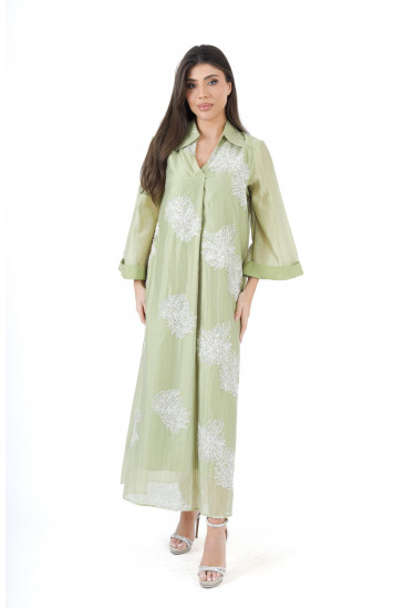 جلابية للمناسبات بأكمام فضفاضة وتطريز أنيق