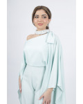 طقم سواريه ساتان بكاب انسيابي وياقة كريستال طقم سواريه ساتان بكاب انسيابي وياقة كريستال