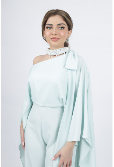 طقم سواريه ساتان بكاب انسيابي وياقة كريستال طقم سواريه ساتان بكاب انسيابي وياقة كريستال