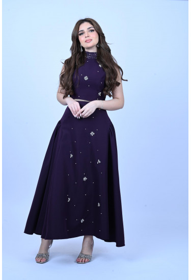 طقم نسائي للمناسبات بتصميم عصري طقم نسائي للمناسبات بتصميم عصري