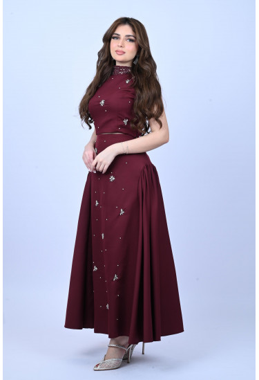 طقم نسائي للمناسبات بتصميم عصري طقم نسائي للمناسبات بتصميم عصري