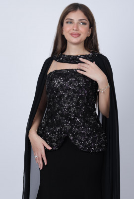 فستان ملكي بتصميم الكاب الفاخر فستان ملكي بتصميم الكاب الفاخر