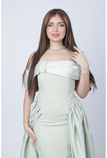 فخامة الساتان بلمسات لؤلؤية ساحرة
