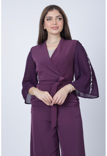 طقم عصري مع تطريزات اللؤلؤ الفاخرة