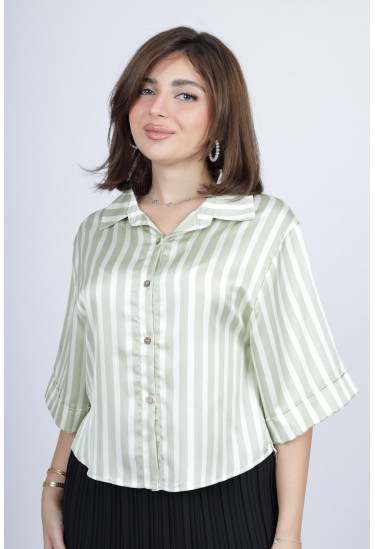 بلوزة نسائية بسيطة مخططة