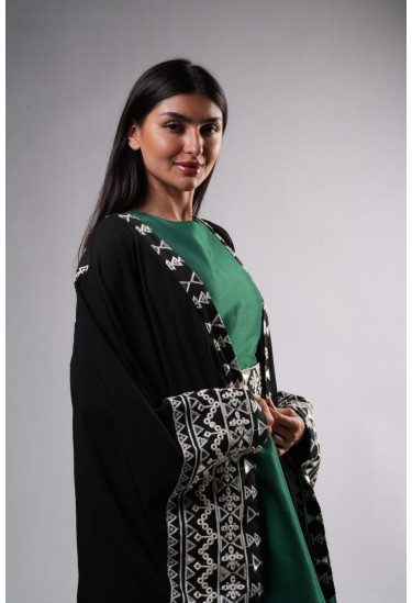 جلابية اليوم الوطني السعودي بتطريز تراثي جلابية اليوم الوطني السعودي بتطريز تراثي