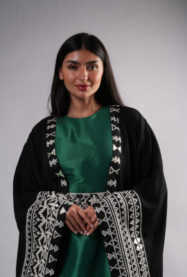 جلابية اليوم الوطني السعودي بتطريز تراثي جلابية اليوم الوطني السعودي بتطريز تراثي