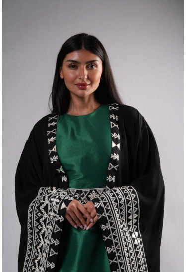 جلابية اليوم الوطني السعودي بتطريز تراثي جلابية اليوم الوطني السعودي بتطريز تراثي