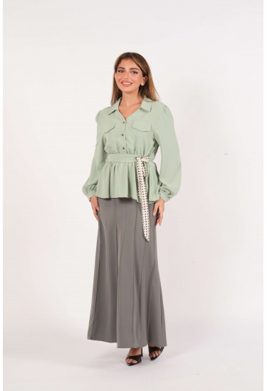 بلوزة أنيقة مع رباط خصر مزخرف بلوزة أنيقة مع رباط خصر مزخرف