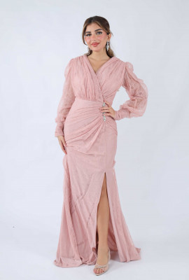 فستان سهرة بطلة جذابة 