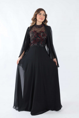 فستان شيفون بتصميم أنثوي خلاب