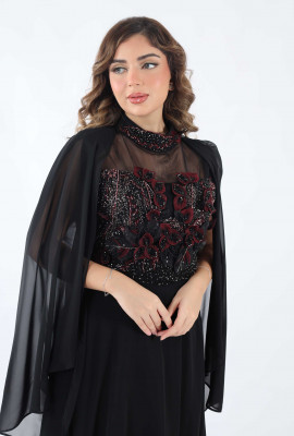 فستان شيفون بتصميم أنثوي خلاب