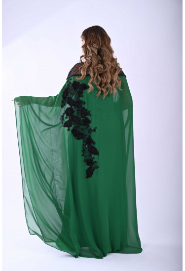 جلابية نسائية بتصميم عصري مميز