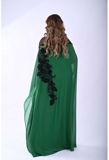 جلابية نسائية بتصميم عصري مميز