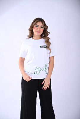 بلوزة نسائية بطابع اليوم الوطني بلوزة نسائية بطابع اليوم الوطني