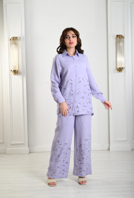 طقم نسائي بتصميم رقيق مطرز طقم نسائي بتصميم رقيق مطرز