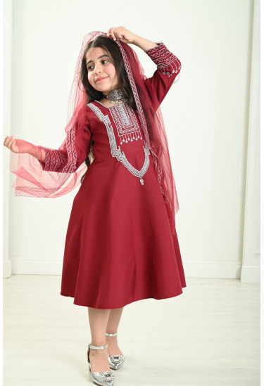 فستان بناتي بصدر مطرز فستان بناتي بصدر مطرز