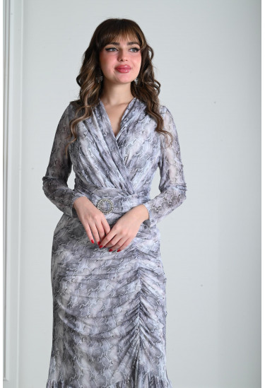 فستان نسائي طويل بنقوشات مستوحى من الطبيعة