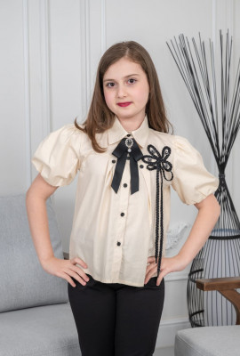 طقم بناتي بأطلالة مميزة