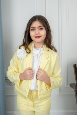 طقم يناتي بطلة كلاسيك مميزة