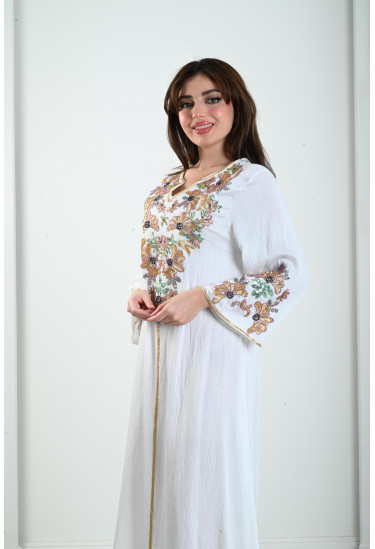 جلابيات نسائية مطرزة بخرز ملون