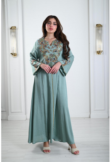 جلابيات نسائية مطرزة بخرز ملون