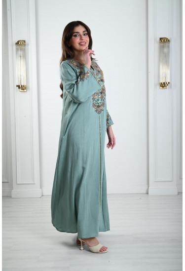 جلابيات نسائية مطرزة بخرز ملون