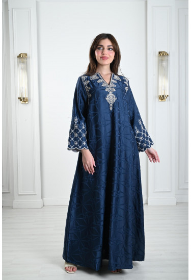 جلابية نسائية بنسيج مزخرف 