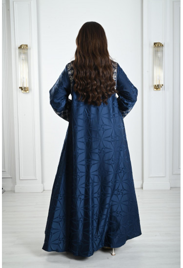 جلابية نسائية بنسيج مزخرف 