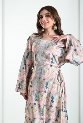 جلابيات نسائية منقوشة مرصعة بسترس لامع جلابيات نسائية منقوشة مرصعة بسترس لامع