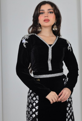 فستان سهرة نسائي قطيفة طويل