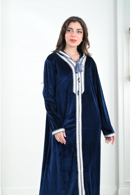 جلابية نسائية طويلة بغطاء رأس متصل