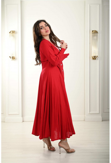 فستان نسائي بنمط كشكشة منسدلة على الصدر