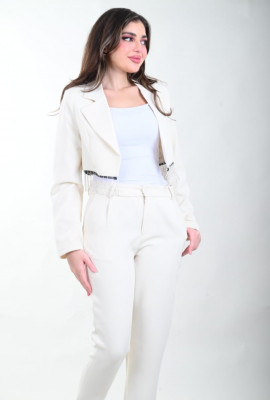 طقم نسائي أنيق