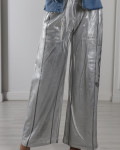 بنطلون بنسيج لامع مميز