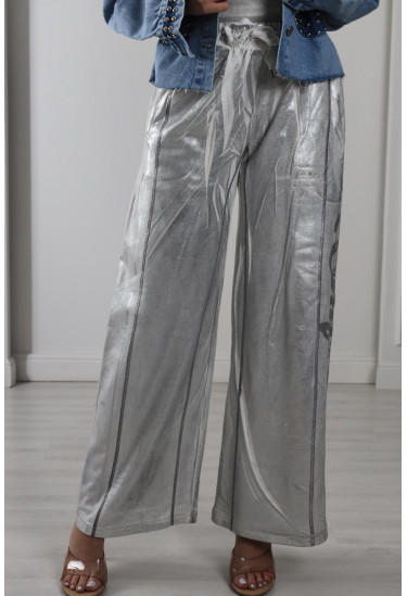 بنطلون بنسيج لامع مميز