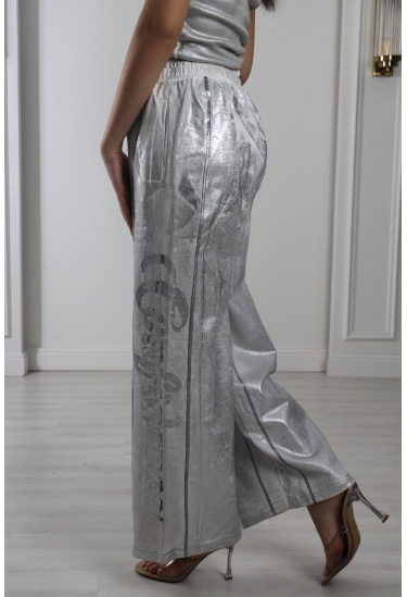 بنطلون بنسيج لامع مميز