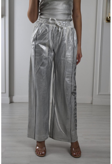 بنطلون بنسيج لامع مميز
