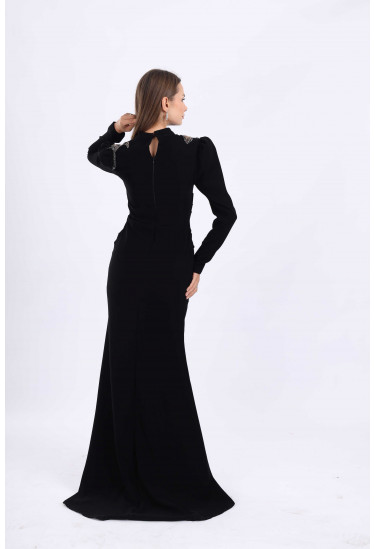 فستان أسود ملكي أنيق