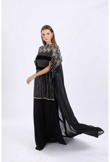 جلابية مميزة بكيب طويل و مطرز