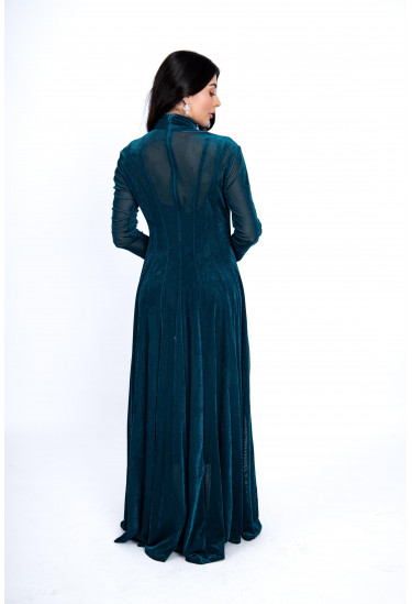 فستان مخملي بياقة عالية فستان مخملي بياقة عالية