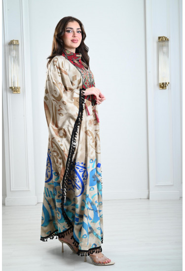 جلابيات نسائية بنقوشات بالخط العربي المميز