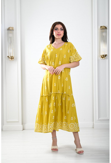 جلابية نسائية بتطريز رقيق من الزهور