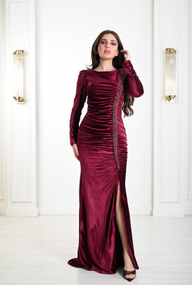 فستان نسائي مخملي بكسرات درابية رقيقة