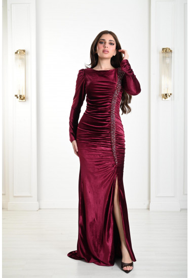 فستان نسائي مخملي بكسرات درابية رقيقة