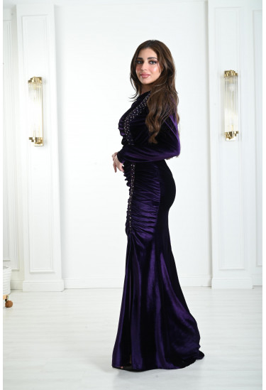 فستان نسائي مخملي بكسرات درابية رقيقة