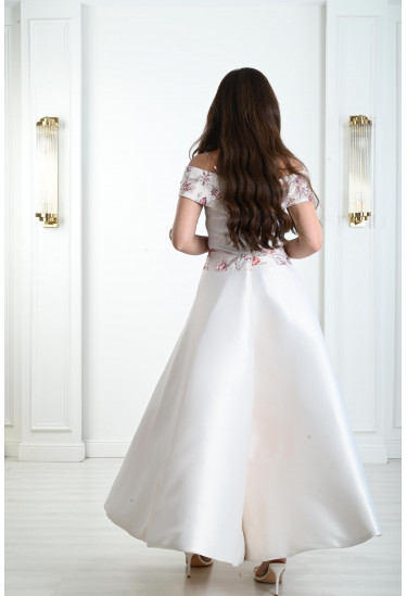 فستان سهرة بأطلالة الأميرات