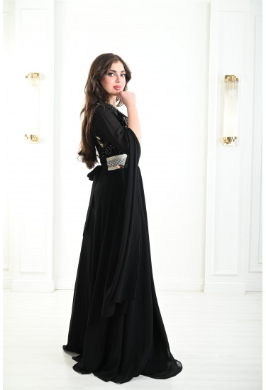 فستان نسائي بنمط مغربي مميز