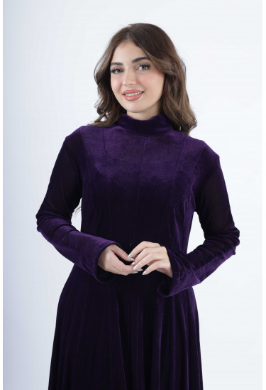 فستان مخملي بياقة عالية فستان مخملي بياقة عالية