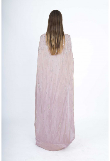 فستان سهرة بتصميم ملكي أنيق